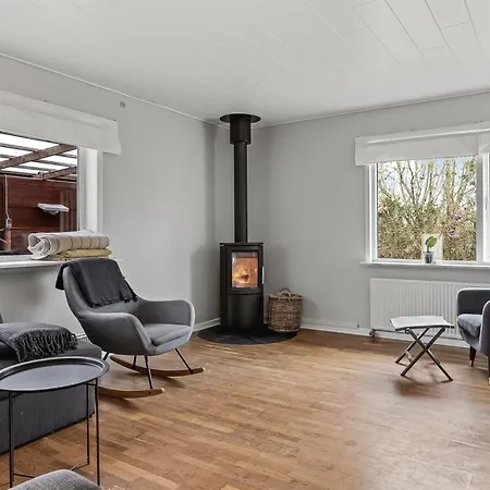 Martinette - 4-7km From The Sea By Interhome