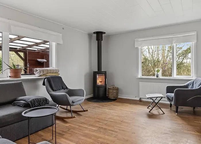 Martinette - 4-7km From The Sea By Interhome