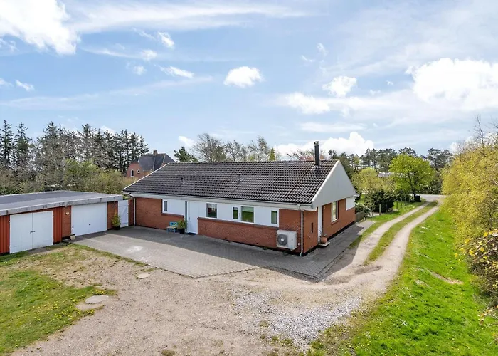 Martinette - 4-7km From The Sea By Interhome *