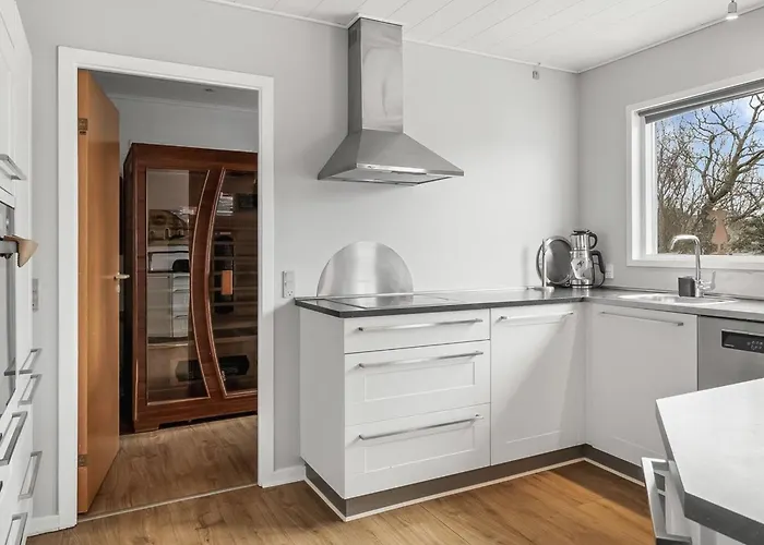 Martinette - 4-7km From The Sea By Interhome